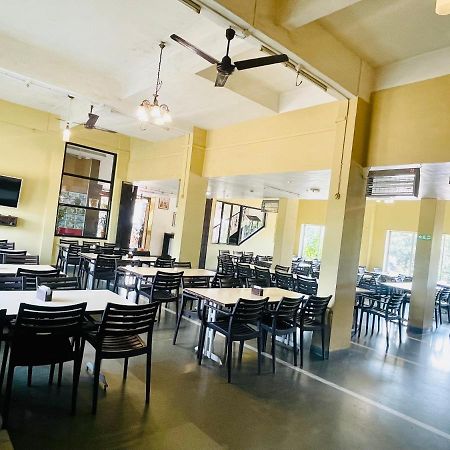 Hotel Manik Moti Lonavala Eksteriør billede