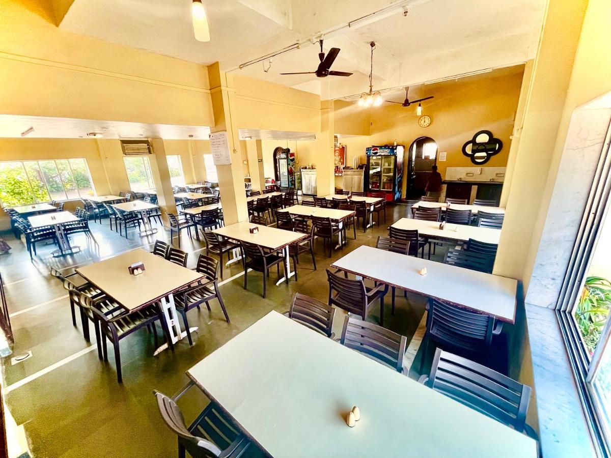 Hotel Manik Moti Lonavala Eksteriør billede