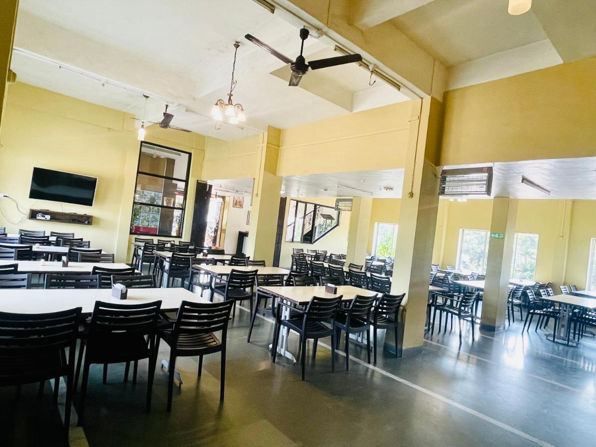 Hotel Manik Moti Lonavala Eksteriør billede