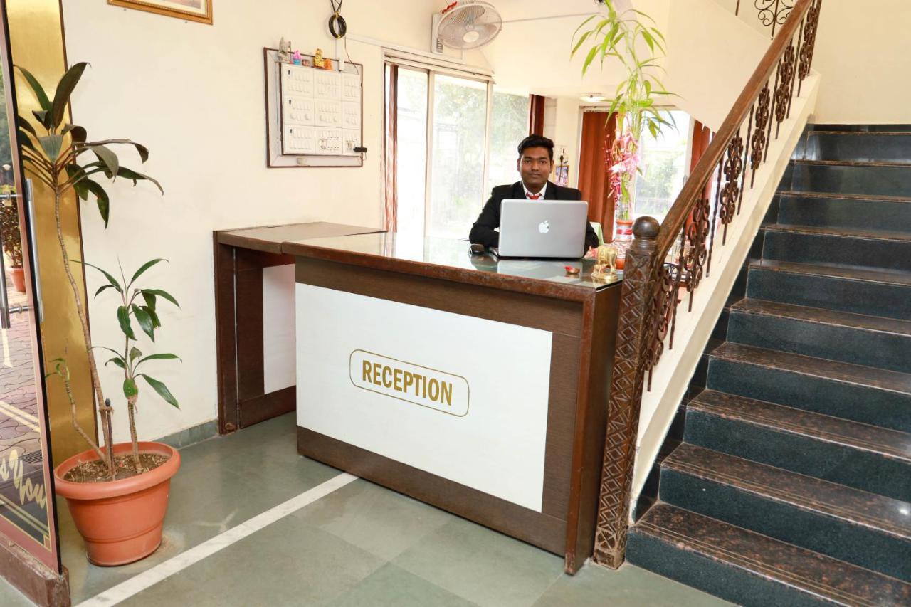 Hotel Manik Moti Lonavala Eksteriør billede