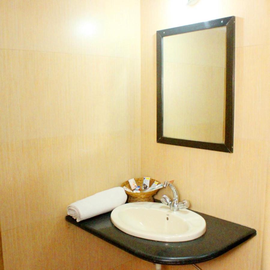 Hotel Manik Moti Lonavala Eksteriør billede