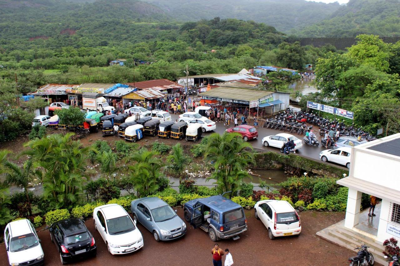 Hotel Manik Moti Lonavala Eksteriør billede