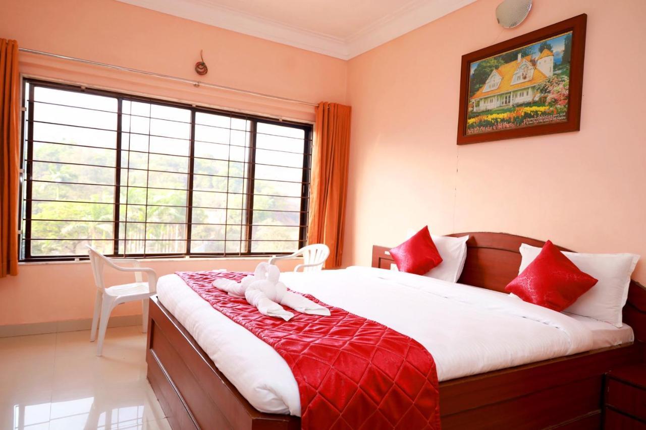 Hotel Manik Moti Lonavala Eksteriør billede