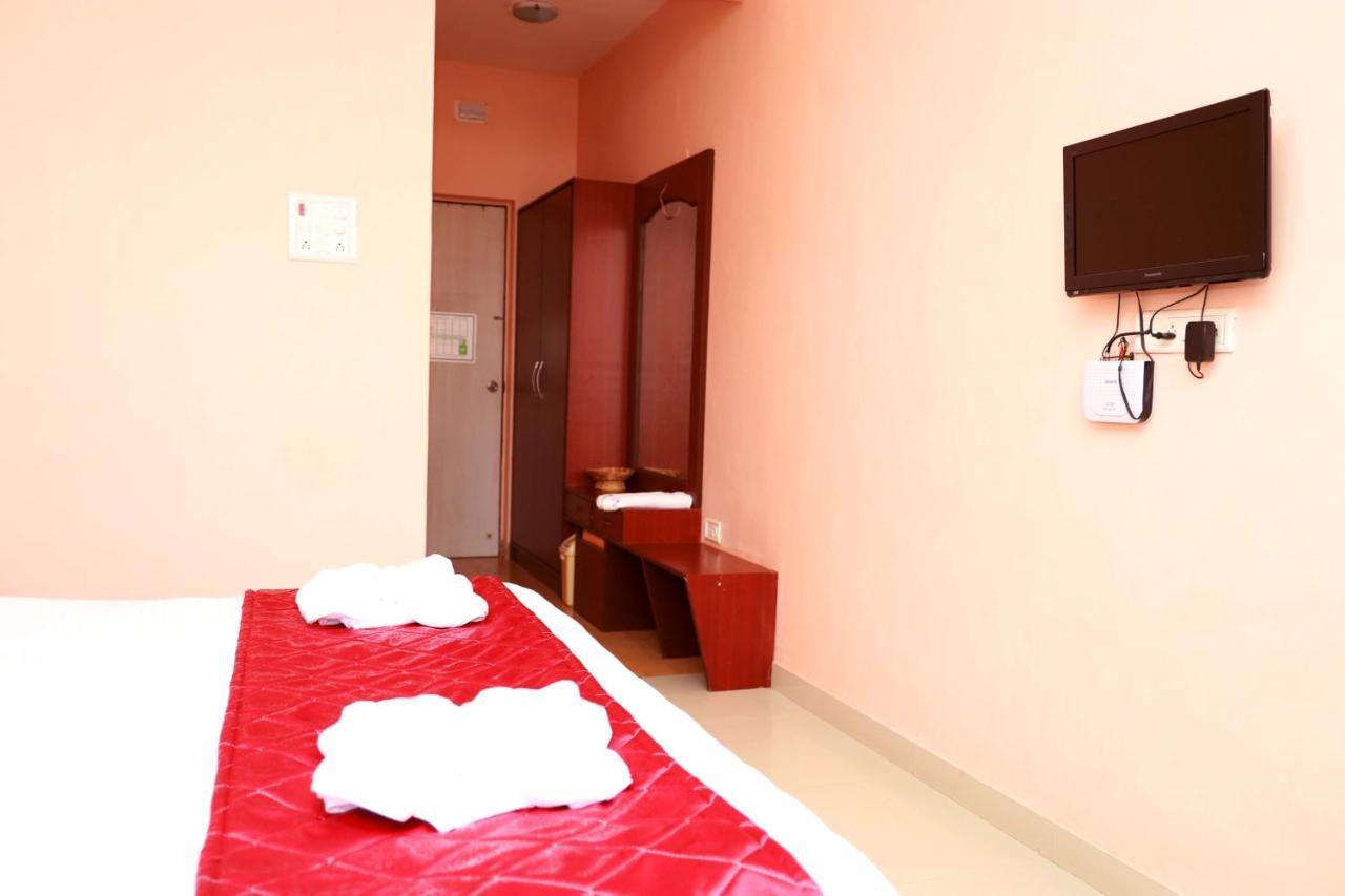 Hotel Manik Moti Lonavala Eksteriør billede